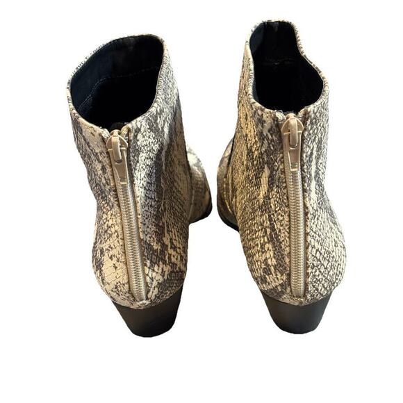 Qupid Booties Snake Skin Black White Block Heel Boots Womens Shoes 7 Pointed Toe - Picture 2 of 9